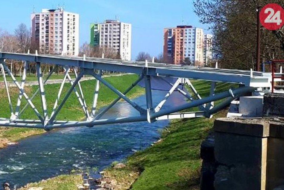 V metropole Zemplína už osadili nový most: Pozrite si ZÁBERY z Michaloviec