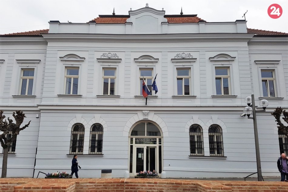 Trnavskí policajti vypátrali podozrivého z nahlásenia bomby na súde
