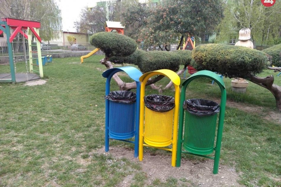 Šalianski škôlkari separujú: Zadovážili si farebné odpadové nádoby, FOTO