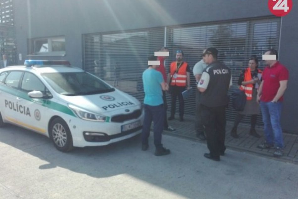 Polícia kontrolovala pobyt cudzincov v Moravciach, odhalila nelegálnu prácu