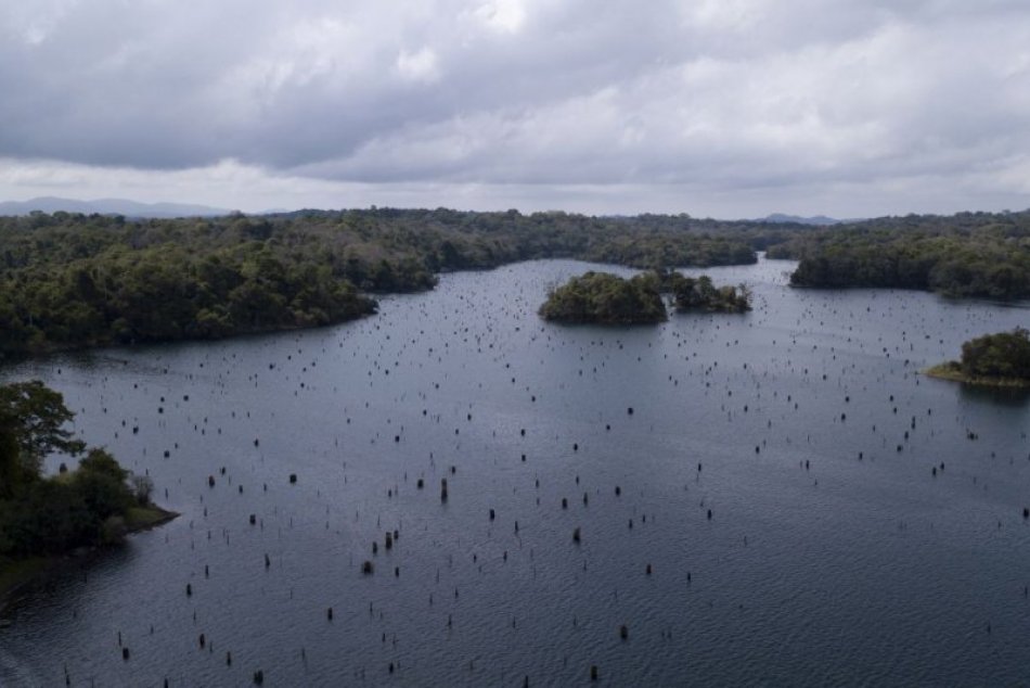 Veľké sucho obmedzuje dopravu v Panamskom prieplave