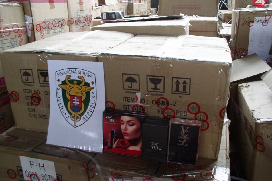 Nitrianski colníci zaistili falzifikáty za takmer 5 miliónov eur