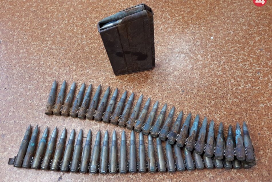 Muž (35) priniesol na Obvodné oddelenie v Trenčíne staré náboje