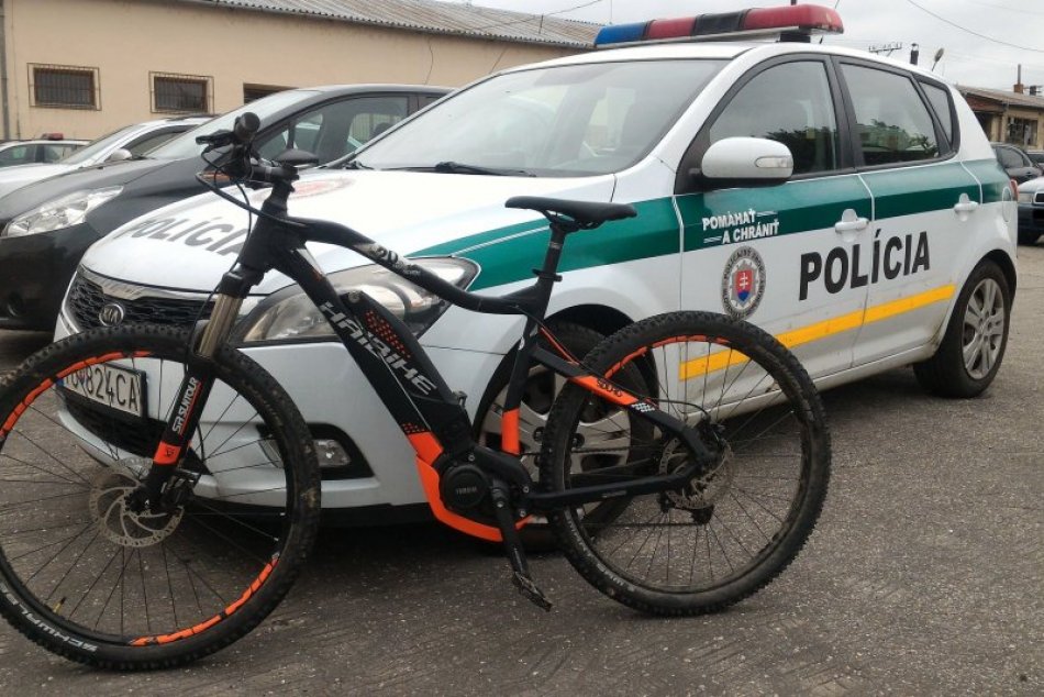 Poriadne rýchla práca: Policajti vypátrali elektrobicykel v deň jeho krádeži
