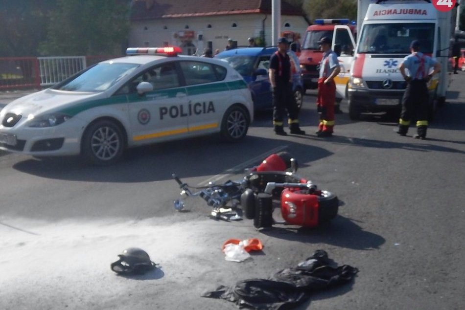 V OBRAZOCH: Zrážka auta s elektrokolobežkou v Banskej Bystrici
