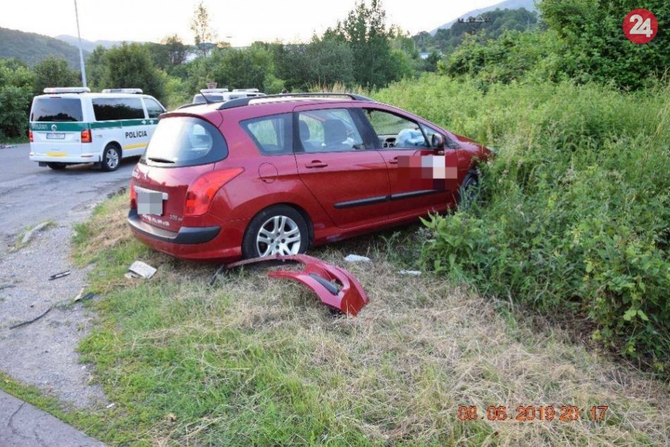V OBRAZOCH: Opitý vodič skončil po nehode v policajnej cele