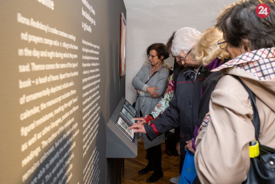 Obrazom: Múzeum Betliar počas leta vystavuje knihu hodiniek I. Andrássyovej
