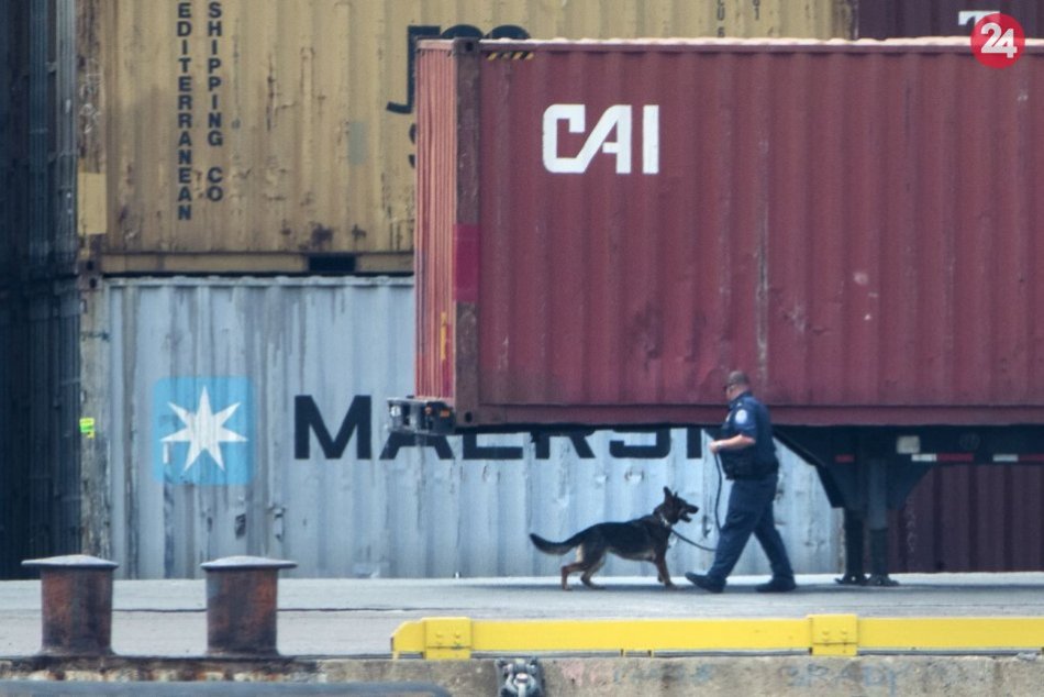 Na nákladnej lodi objavili 16 ton kokaínu
