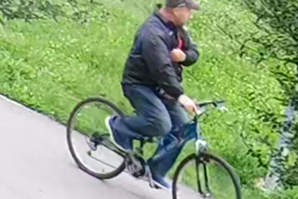 V OBRAZOCH: Odišiel na bicykli, pomôžte ho nájsť