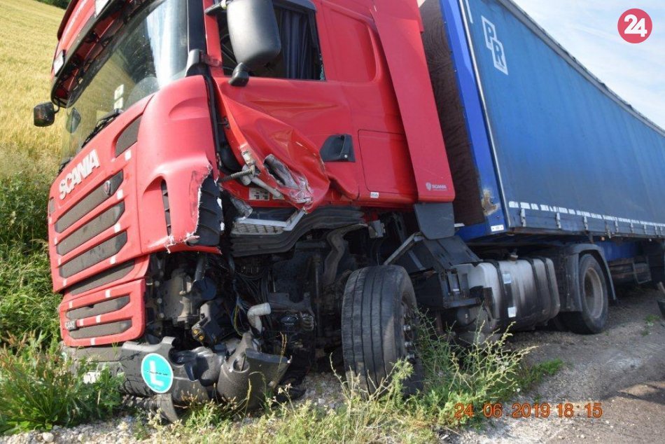 Tragická dopravná nehoda v okrese Prievidza: Policajné zábery