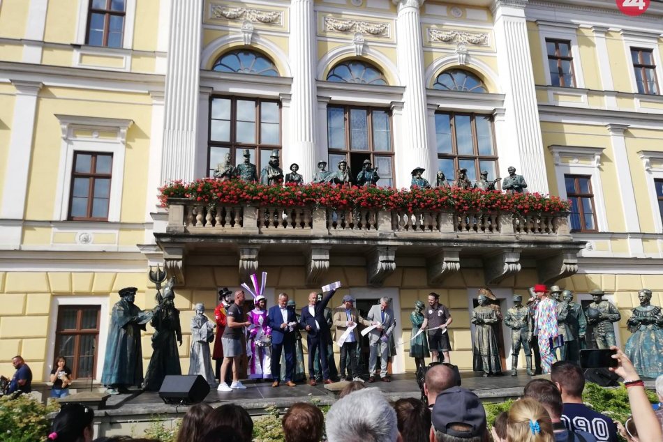 Naše mesto zažilo 3. ročník festivalu Živé sochy: Pozrite si to na FOTKÁCH