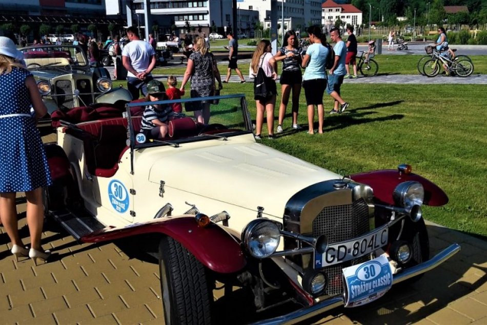 Rallye Strážov Classic: Veterány v centre Považskej Bystrice