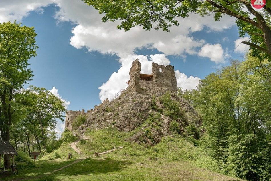 Letné zábery zo Šášovského hradu: Hneď začnete chystať výlet