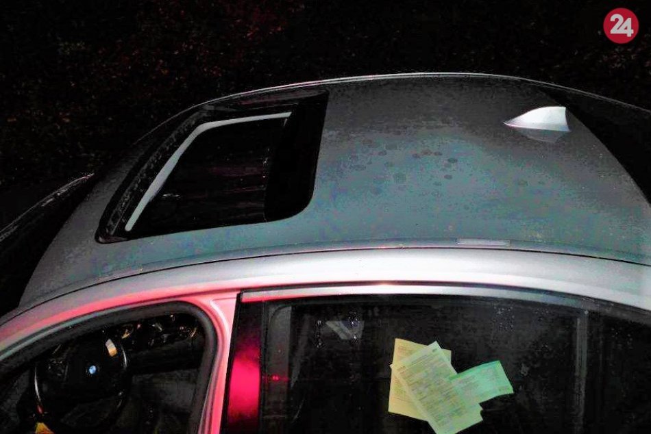 Počas jazdy vypadol Jaro (28) cez strešné okno auta: Zábery z miesta udalosti