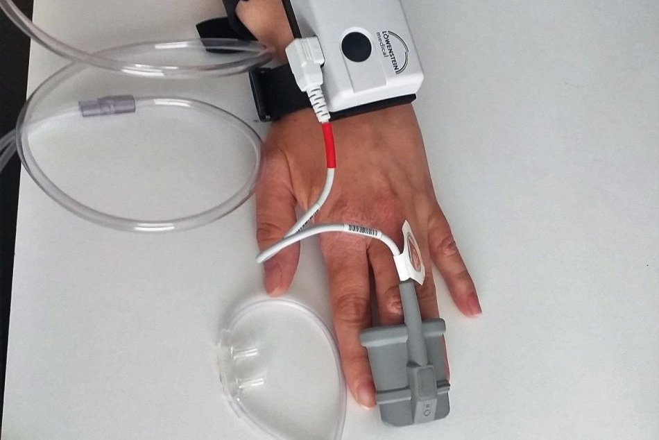 Dva nové prístroje skvalitnia liečbu na pľúcnom oddelení Roosveltovej nemocnice