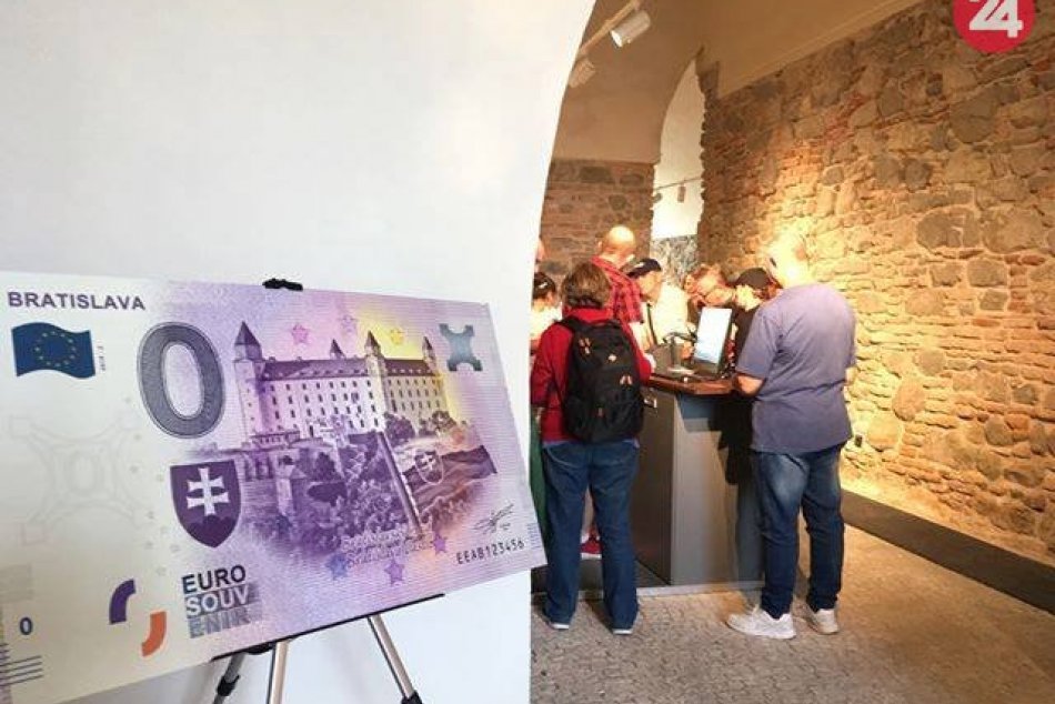 Predaj nulovej eurobankovky na Bratislavskom hrade