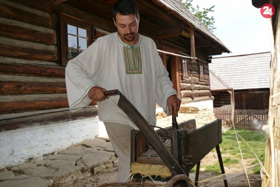Dožinky v Múzeu slovenskej dediny v Martine