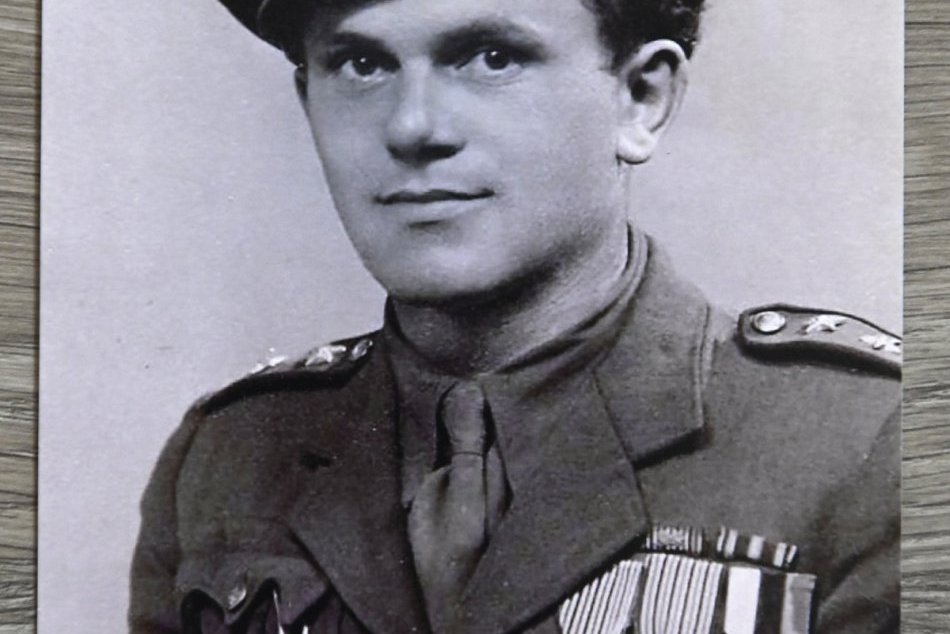 Vyznamenaný partizán Michal Hanák z Trenčína na FOTO z roku 1946