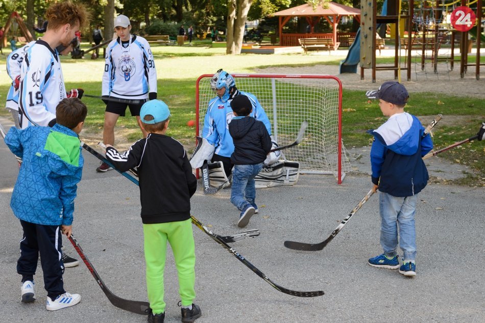 Deň športu v mestskom parku na Sihoti: Deti prišiel podporiť aj Corgi, FOTO