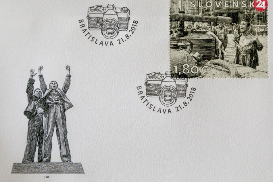 Poštová známka - Muž s odhalenou hruďou pred okupačným tankom
