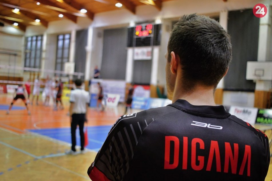 Vedie volejbalistov Prešova: Erik Digaňa sa stal trénerom v mladom veku