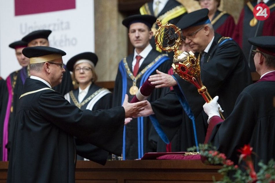 Čestný doktorát UK získalo monacké knieža Albert II.