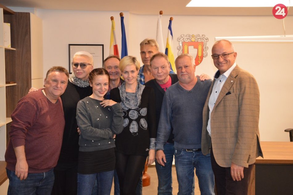 Po predstavení zašli do radnice: Známi českí herci na návšteve u primátora, FOTO