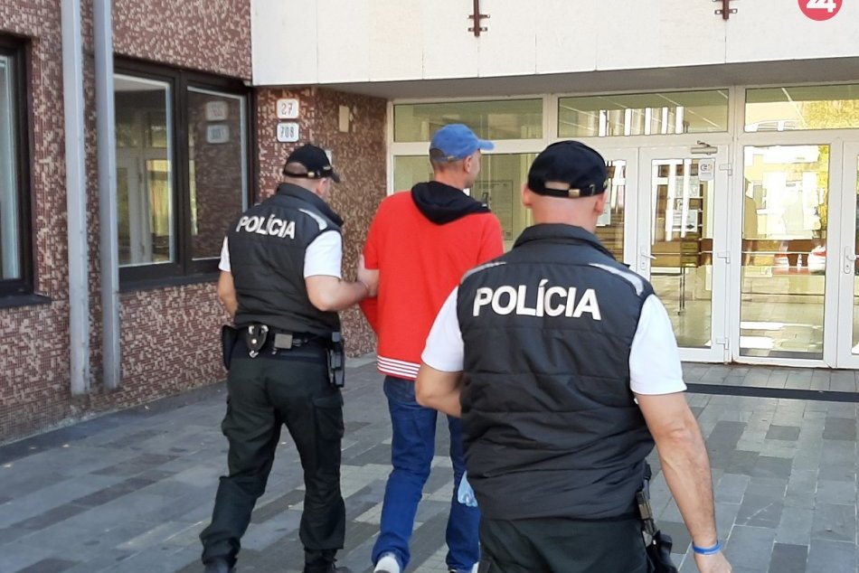 FOTO: Trenčianski diaľniční policajti namerali Poliaka Rada, navyše aj nafúkal