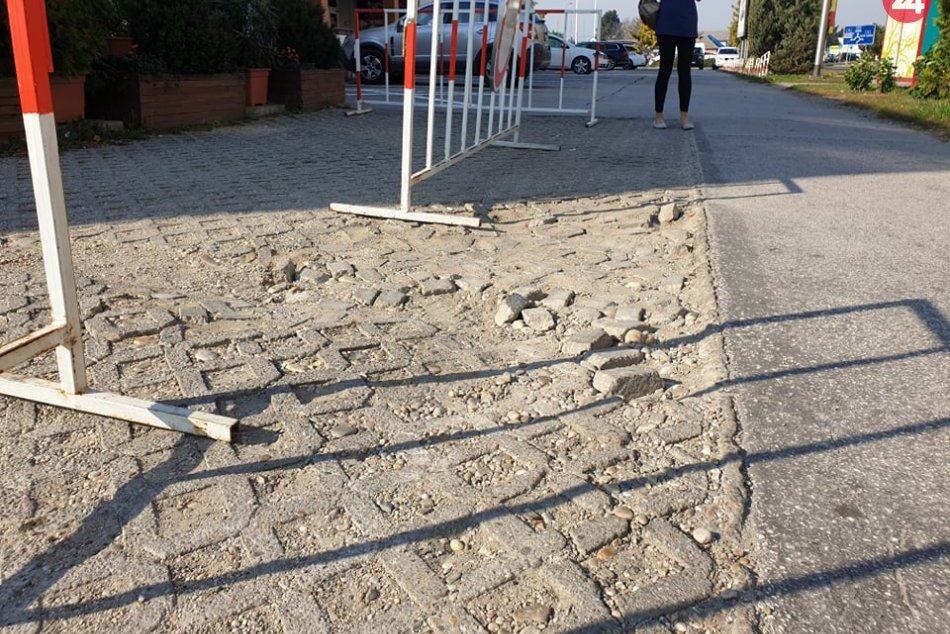 Dlažba vo Veči je vynovená: Mesto opravuje chodník, FOTO