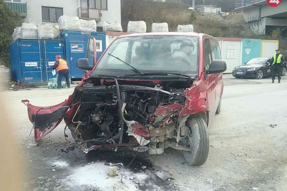 Dopravná nehoda v Nimnici: Vozidlá po zrážke od seba cca 120 m