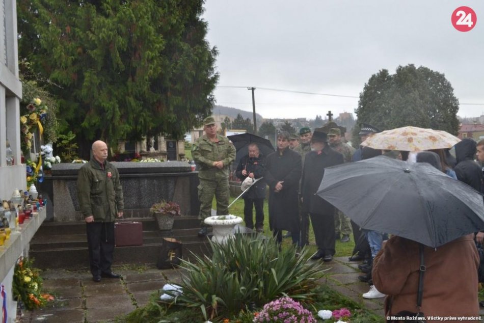 Obrazom: V Rožňave si uctili si pamiatku vojnových veteránov