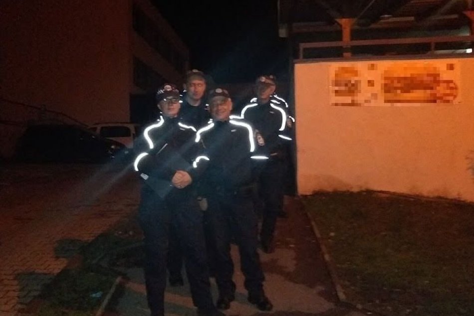 V OBRAZOCH:  Kontroly zatváracích hodín v bystrických prevádzkach