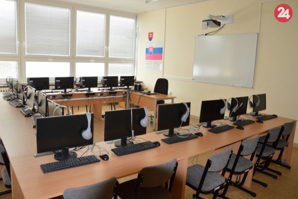 Šalianske školy s novými učebňami: Vybavia ich didaktickými pomôckami, FOTO