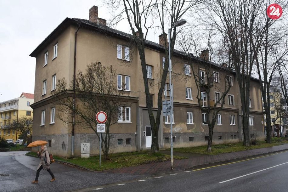 Bytový dom na Hviezdoslavovej ulici v Poprade, kde našli doma s bodným poranením