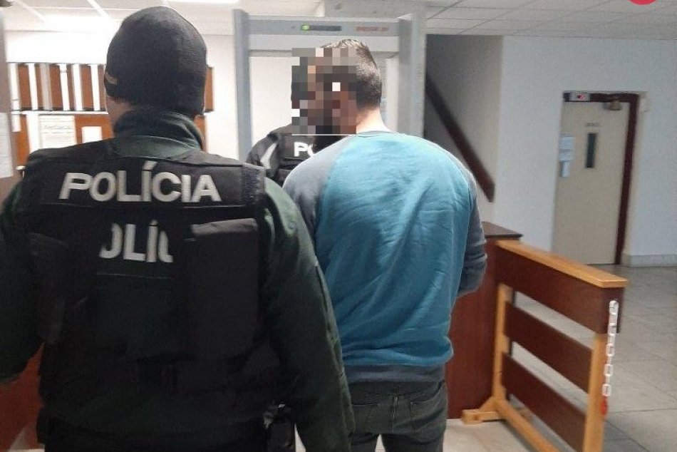 FOTO: Naháňačka v trenčianskych uliciach, po ktorej skončil Erik v cele