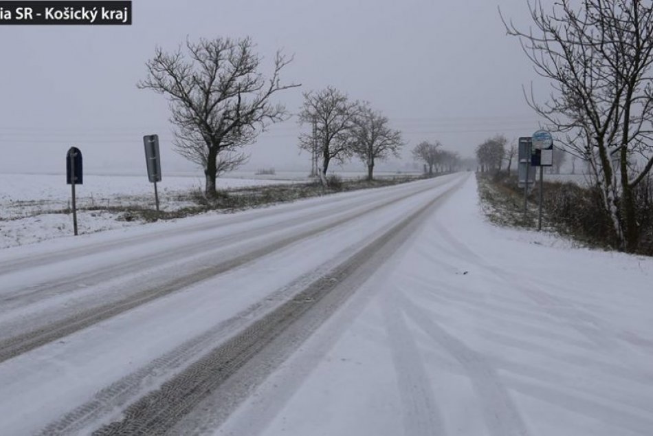 OBRAZOM: Prvý sneh a situácia na cestách v Košickom kraji
