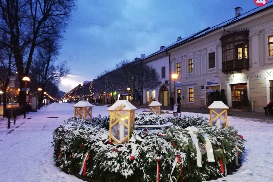 Obrazom: Vianočná výzdoba v centre Spišskej