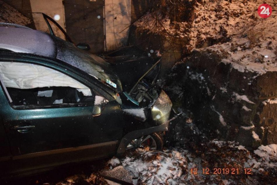 V OBRAZOCH: Pri tragickej nehode v Harmanci vyhasol život 39-ročného vodiča