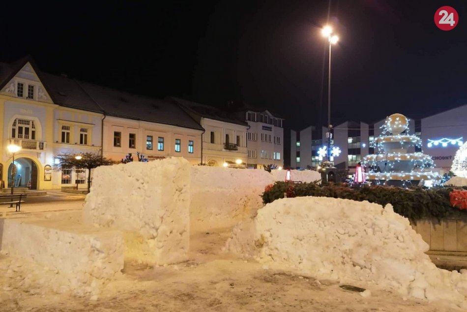 Snehový labyrint v Brezne
