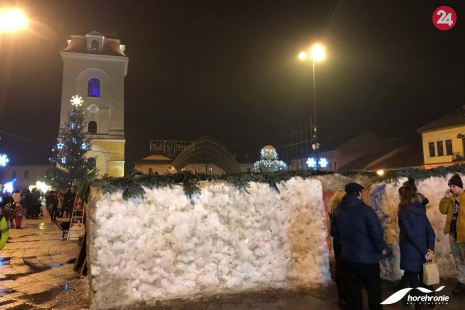 V Brezne už stojí unikátny snehový labyrint