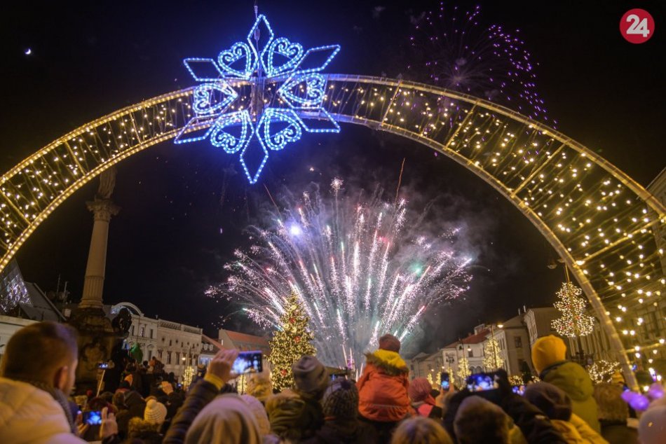 V OBRAZOCH: Novoročný ohňostroj v Banskej Bystrici pritiahol tisícky ľudí