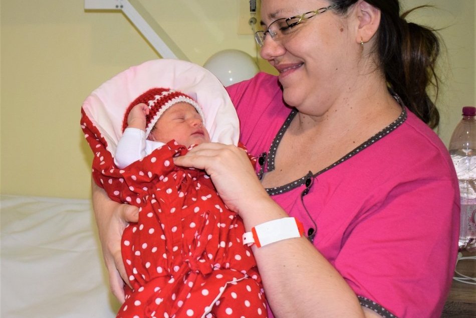 Stala sa prvým bábätkom roku 2020 v humenskej nemocnici: FOTO Tamarky s rodičmi