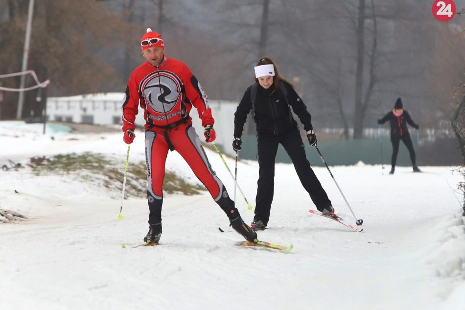 V OBRAZOCH: Areál zimných športov láka bežkárov na kúpalisko