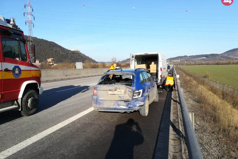 FOTO z nehody na D1 v Považskej Bystrici