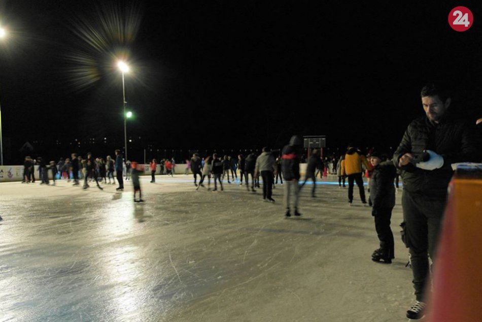 Úspešné nočné korčuľovanie: Šaliansky ľad brázdilo vyše 500 účastníkov, FOTO