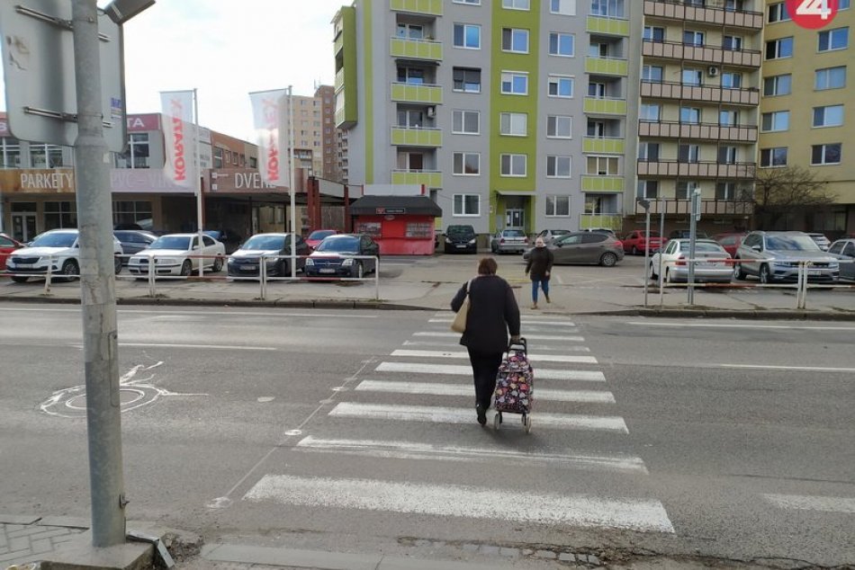 Priechod na Kapisztóryho už neblokujú zaparkované autá