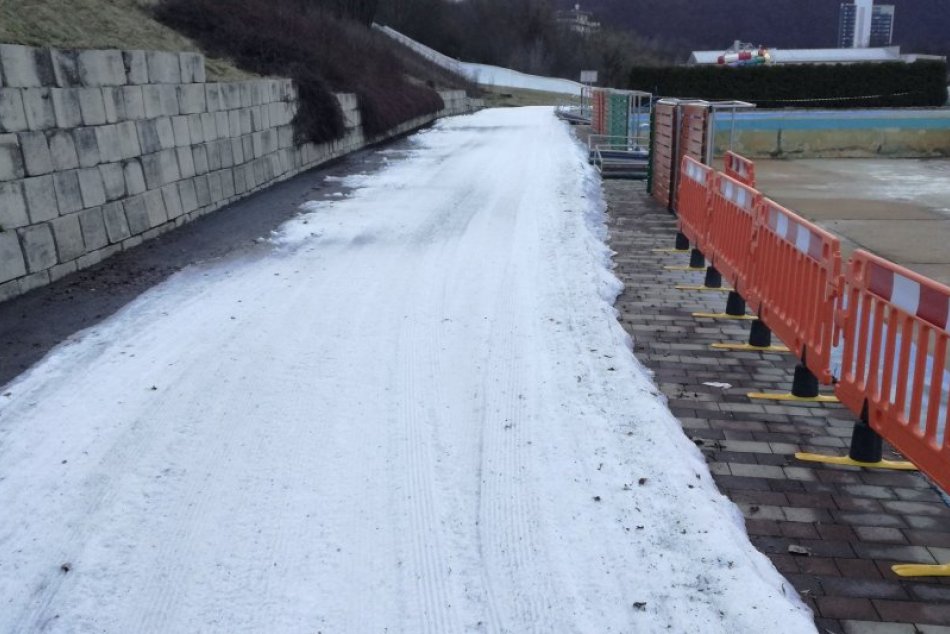 V OBRAZOCH: V bystrickom Areáli zimných športov je stále sneh