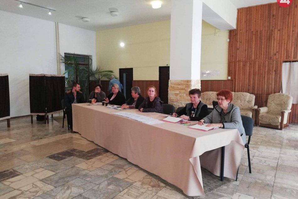 Volebná komisia v Budkovciach