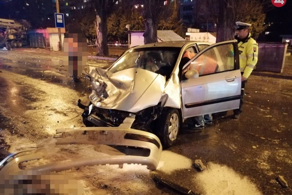 Nehoda v Košiciach: 4 ľudia zranení