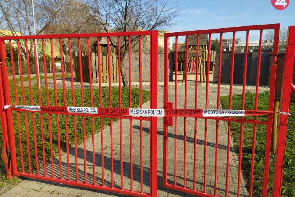 Polícia uzavrela detské ihriská v Nových Zámkoch